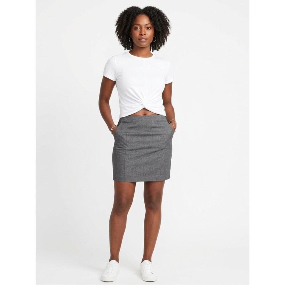 OLIVIA & MARTIN Gray Pencil Skirt with Zip Closure EUC